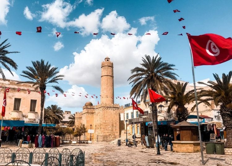 Découvrez la nouvelle tendance des vacances en Tunisie : les touristes algériens en quête d’expériences uniques pour l’été 2024